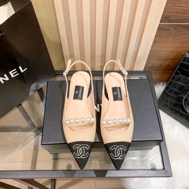 Pearl And Rhinestones Pointed Toe Flat Sandals