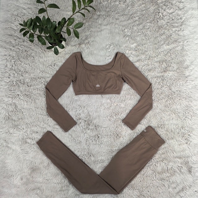 Embroidery Long Sleeve Crop Top High Waist Yoga Pants Set