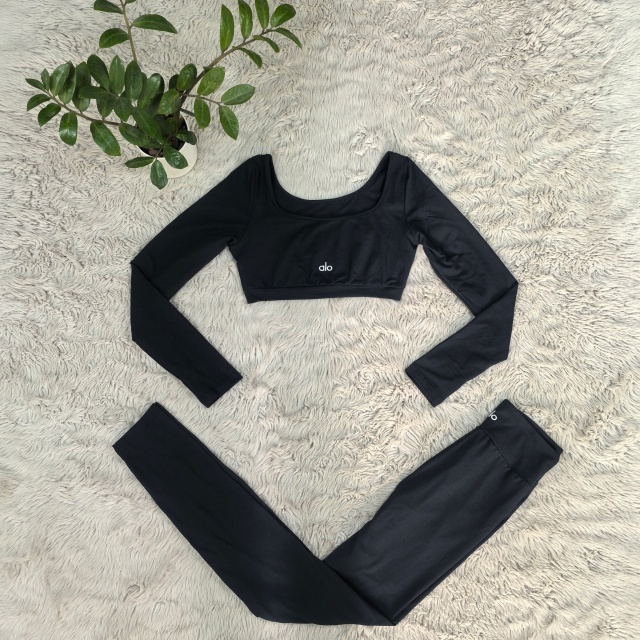 Embroidery Long Sleeve Crop Top High Waist Yoga Pants Set