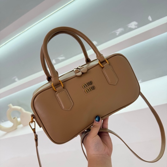 Fashion Metal Logo Leather Crossbody Handbags
