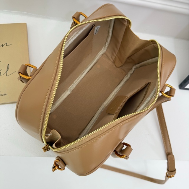Fashion Metal Logo Leather Crossbody Handbags
