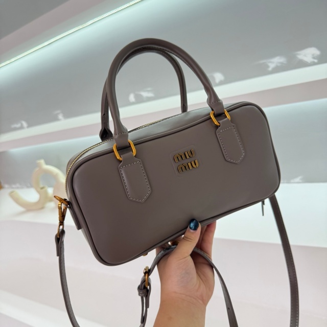 Fashion Metal Logo Leather Crossbody Handbags