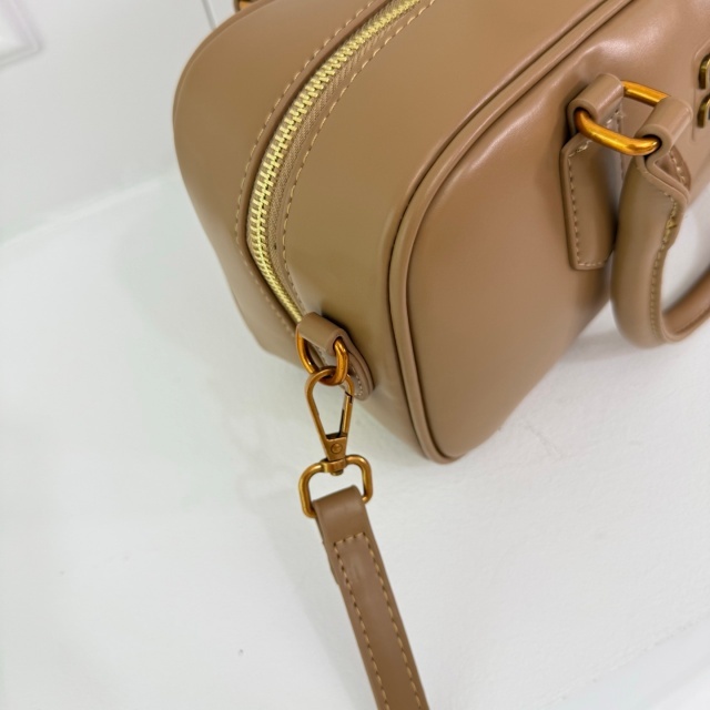 Fashion Metal Logo Leather Crossbody Handbags