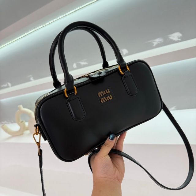 Fashion Metal Logo Leather Crossbody Handbags
