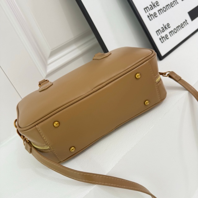 Fashion Metal Logo Leather Crossbody Handbags