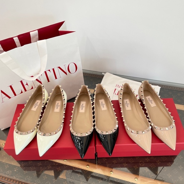 Pointed Toe Rockstud Ballet shoes