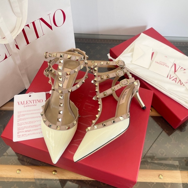 Pointed Toe Rockstud High Heeled Sandals