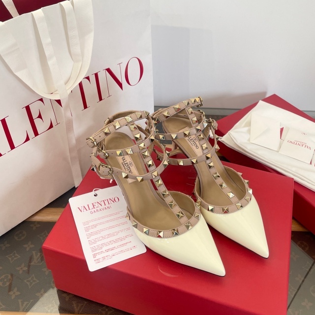 Pointed Toe Rockstud High Heeled Sandals