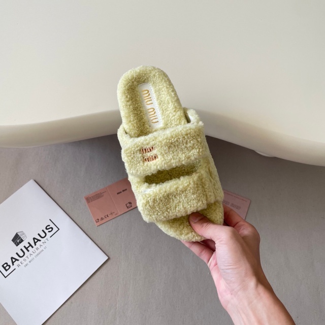 Winter Fashion Hollow Out Furry Slides