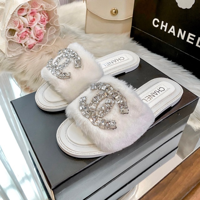 Luxury Fashion Diamond Furry Slides