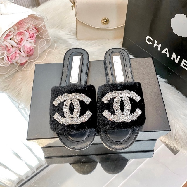 Luxury Fashion Diamond Furry Slides
