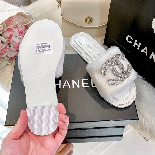 Luxury Fashion Diamond Furry Slides