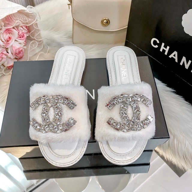 Luxury Fashion Diamond Furry Slides