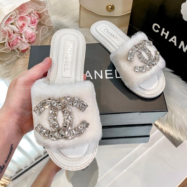 Luxury Fashion Diamond Furry Slides