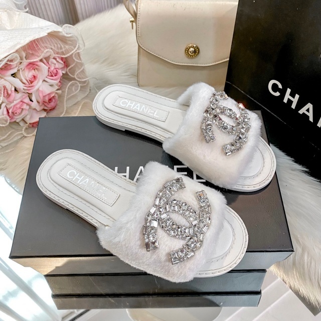 Luxury Fashion Diamond Furry Slides
