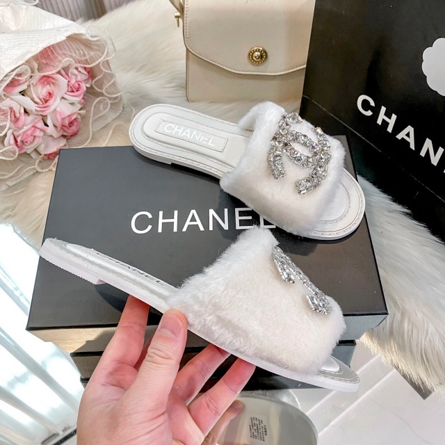 Luxury Fashion Diamond Furry Slides