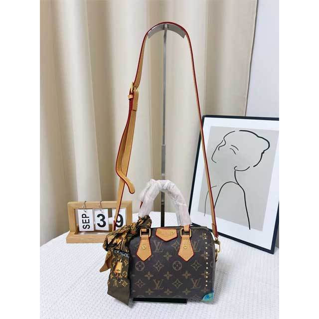 Fashion Rivets Female Crossbody Handbags