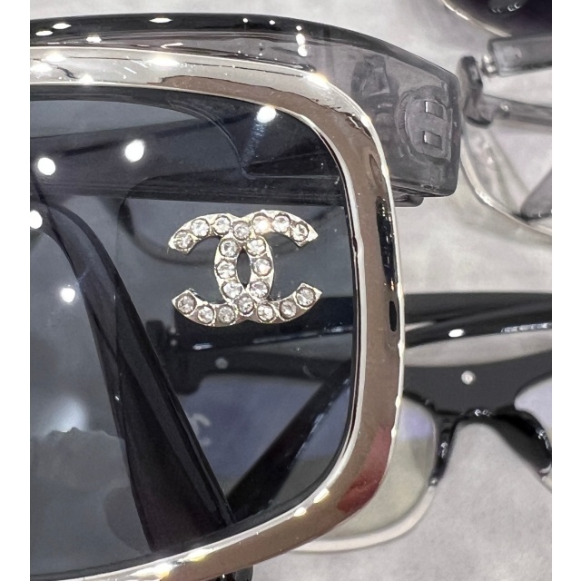 Chic Design One Piece Sunglasses