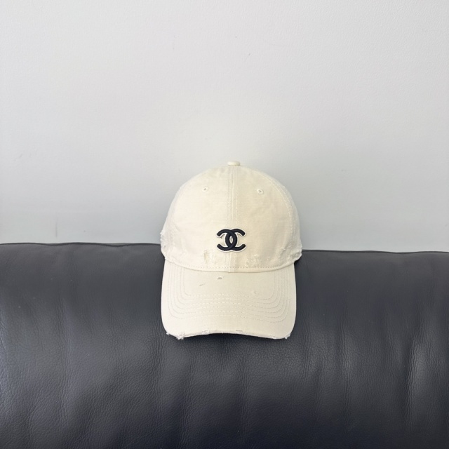 Gradient Ripped Unisex Baseball Caps