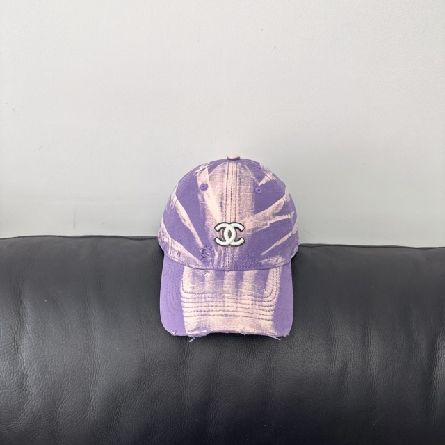 Gradient Ripped Unisex Baseball Caps