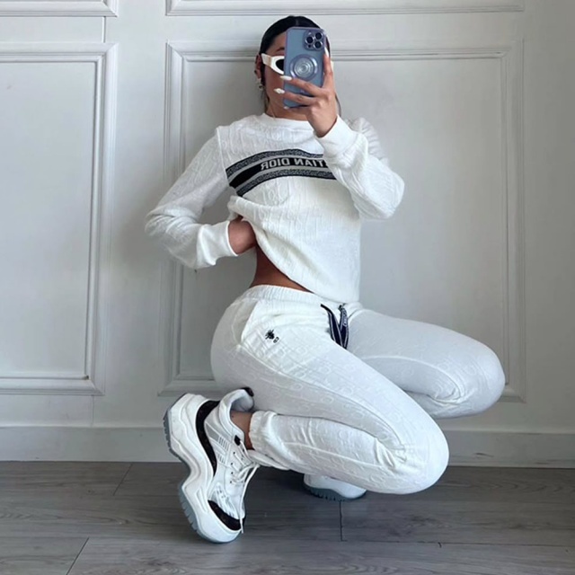 Fashion Embroidery Jacquard Women Fall Tracksuit