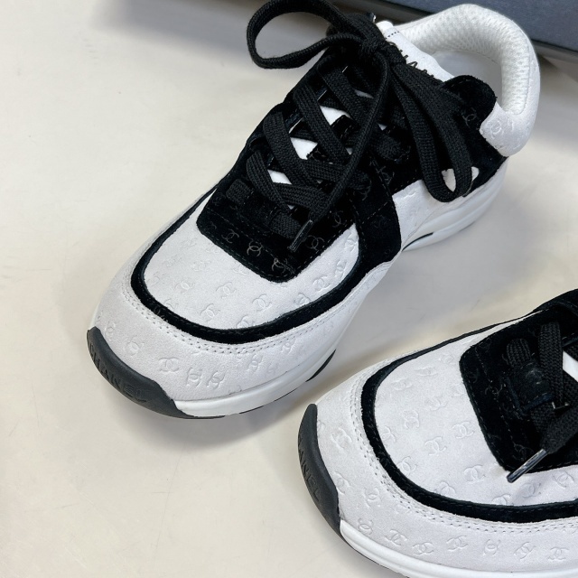 Classic Women Fashion Sneakers