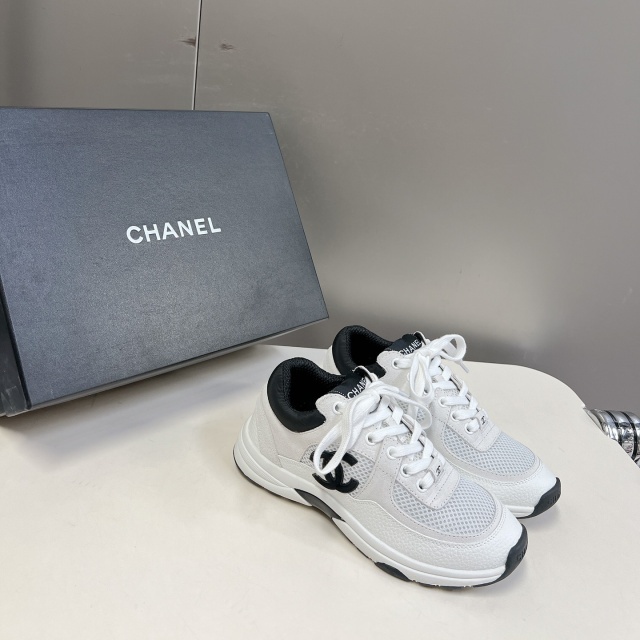 Classic Women Fashion Sneakers