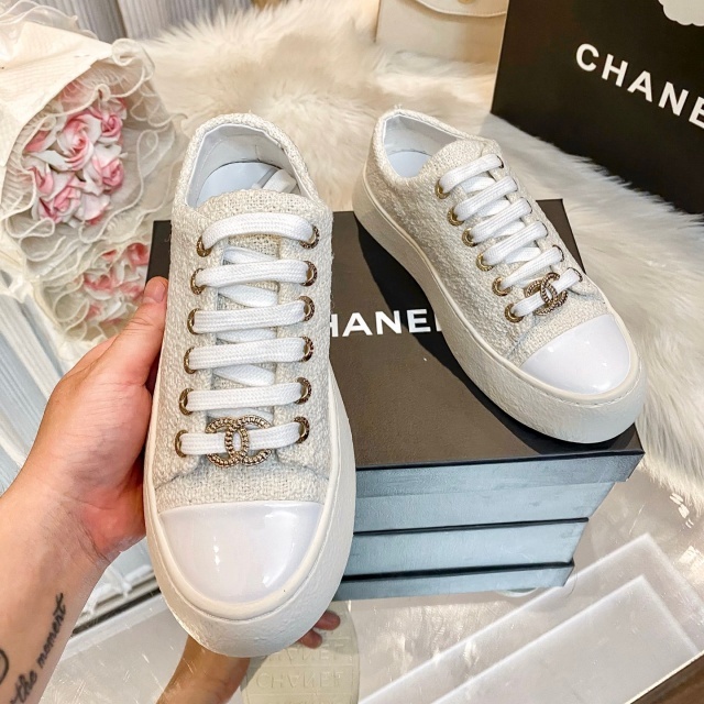 Fashion Logo Women Casual Sneakers