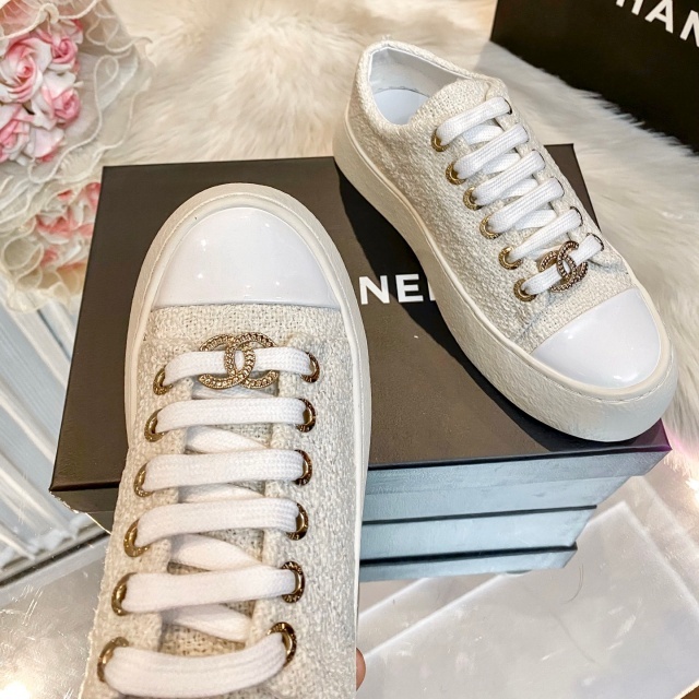 Fashion Logo Women Casual Sneakers