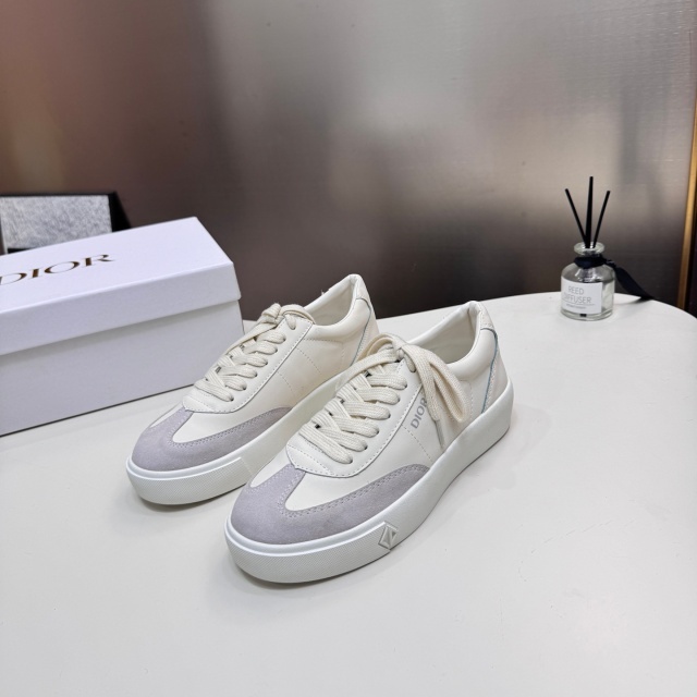 Luxury Fashion Lace-Up Unisex Sneakers