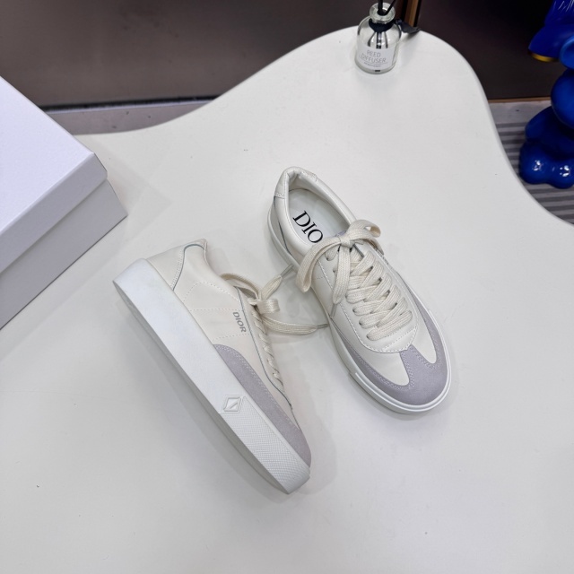 Luxury Fashion Lace-Up Unisex Sneakers