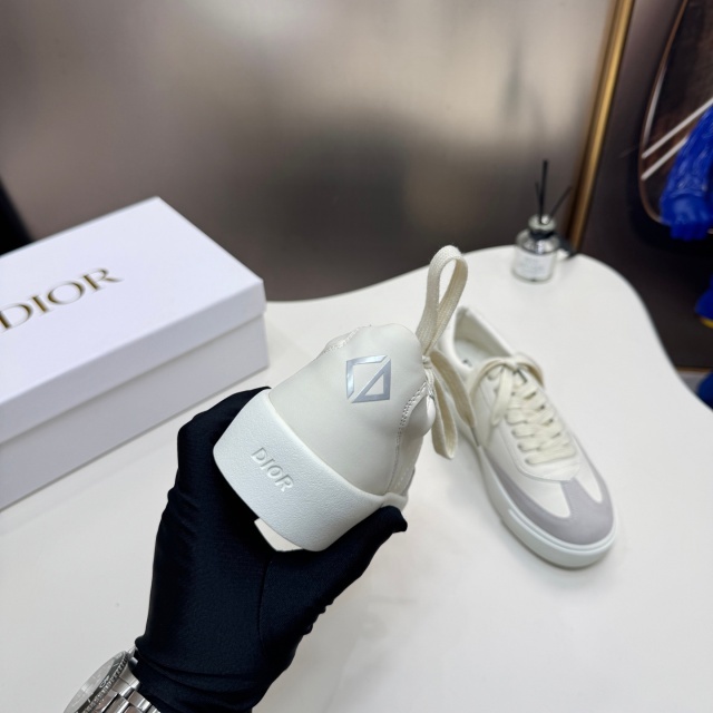 Luxury Fashion Lace-Up Unisex Sneakers
