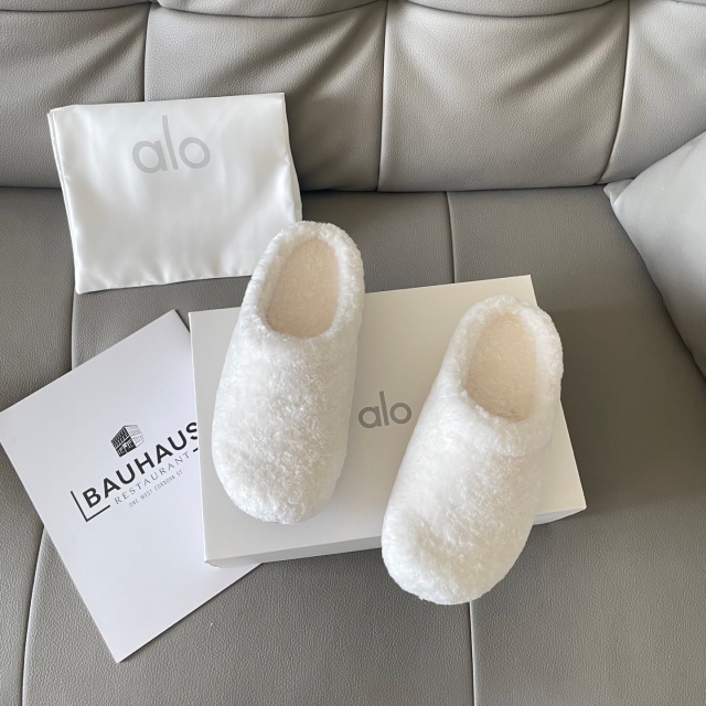 Winter Home Wear Fashion Women Furry Shoes