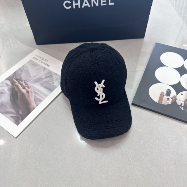 Fashion Furry Luxury Baseball Caps