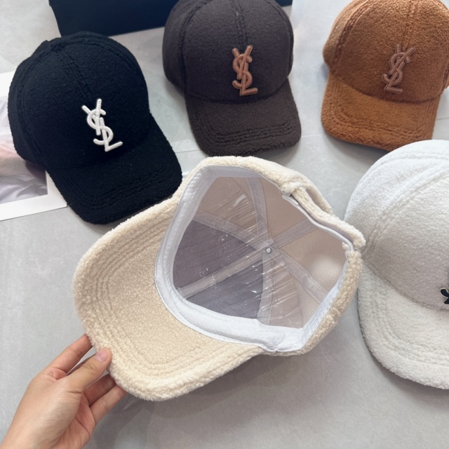 Fashion Furry Luxury Baseball Caps