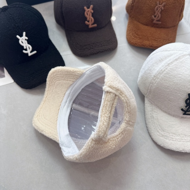 Fashion Furry Luxury Baseball Caps