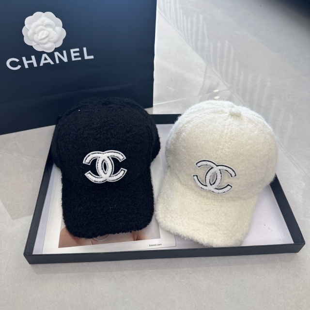 Fashion Furry Winter Unisex Baseball Caps