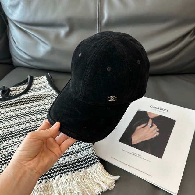 Fashion Logo Unisex Suede Baseball Caps