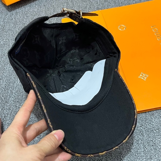 Embroidery Fashion Velvet Baseball Caps