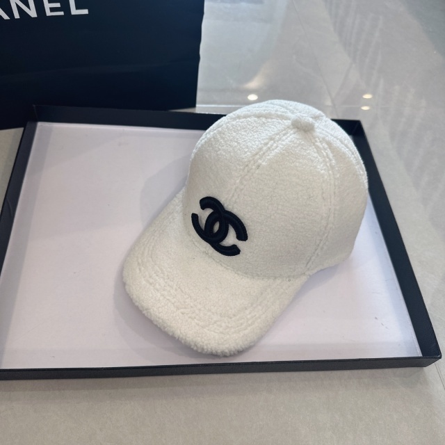 Fashion Logo Furry Unisex Baseball Caps
