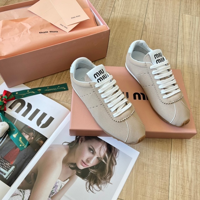Fashion Design Women Casual Sneakers