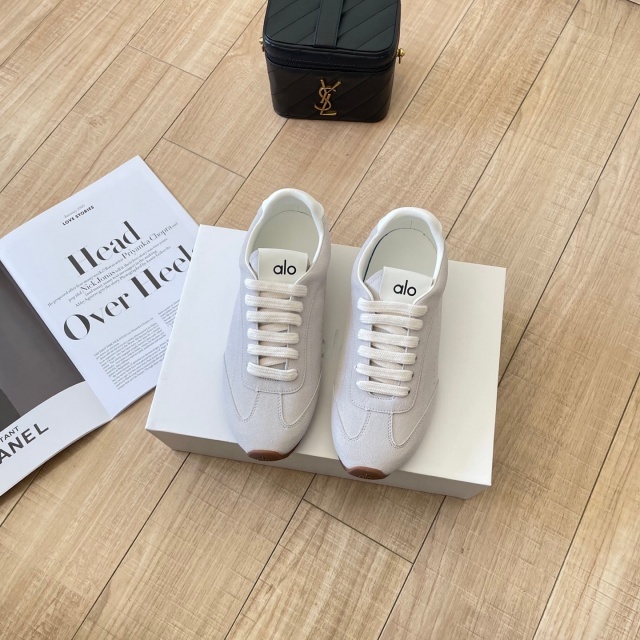 Fashion Lace-Up Lover's Sneakers