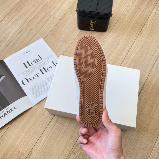 Fashion Lace-Up Lover's Sneakers