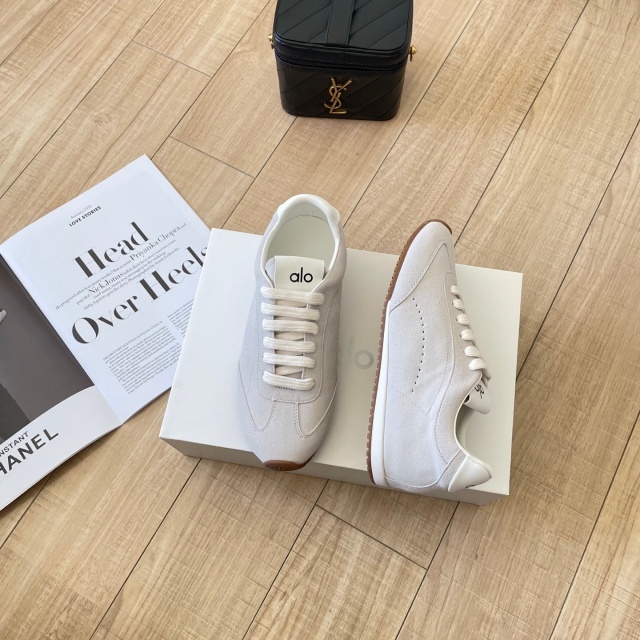 Fashion Lace-Up Lover's Sneakers