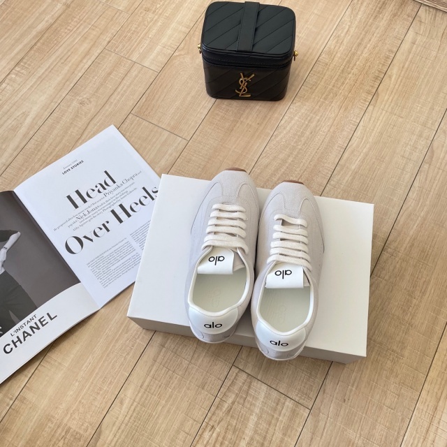 Fashion Lace-Up Lover's Sneakers