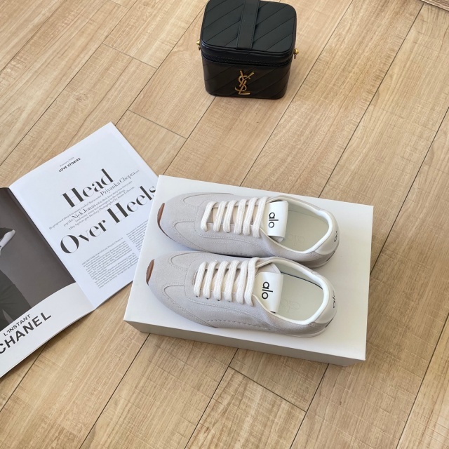 Fashion Lace-Up Lover's Sneakers