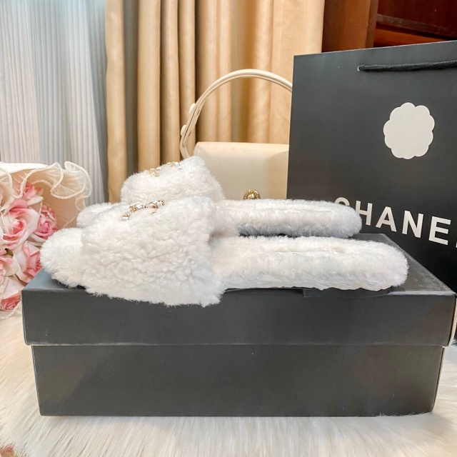 Fashion Winter Women Furry Slides