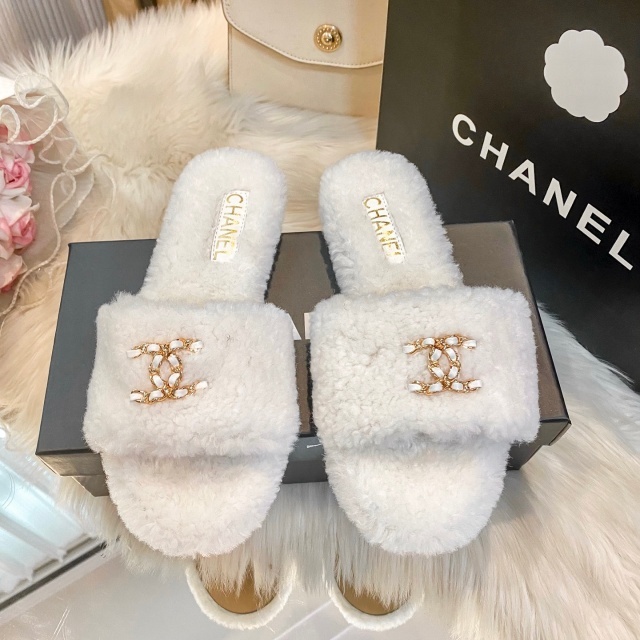 Fashion Winter Women Furry Slides