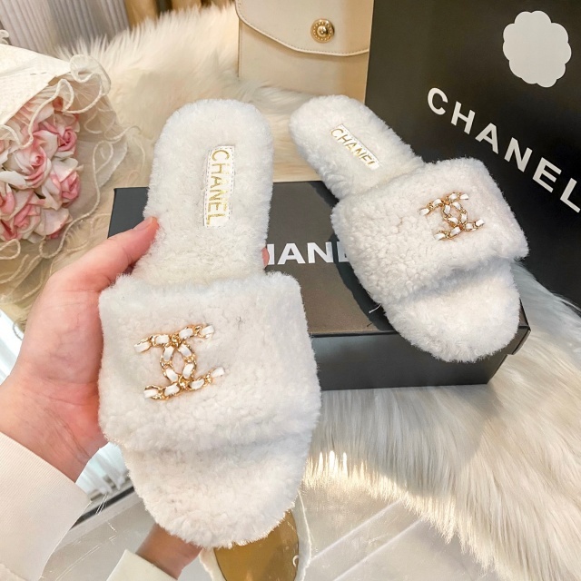 Fashion Winter Women Furry Slides