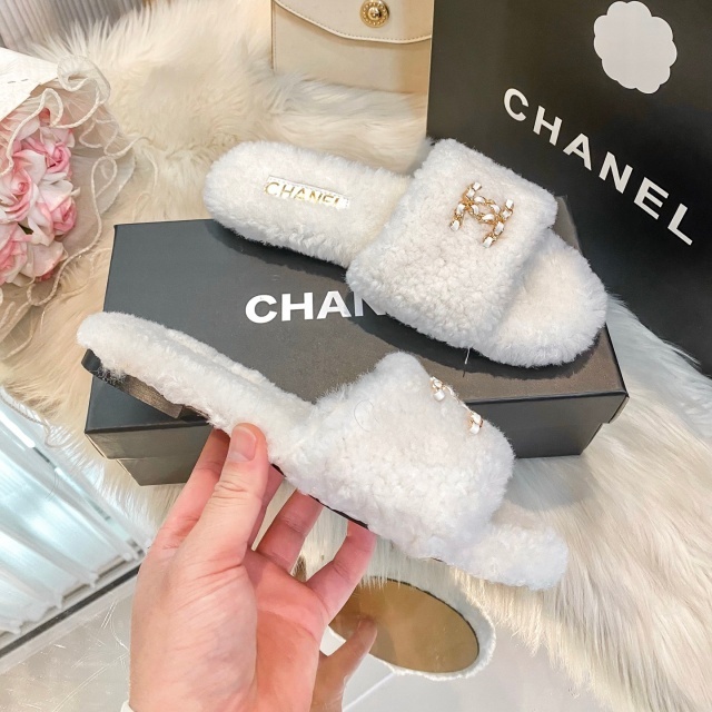 Fashion Winter Women Furry Slides